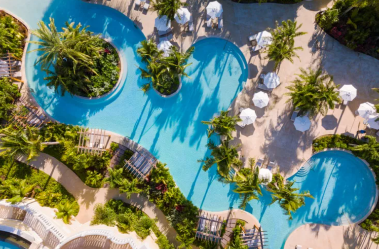 Rio de Janeiro Hotel Has a Rooftop Pool